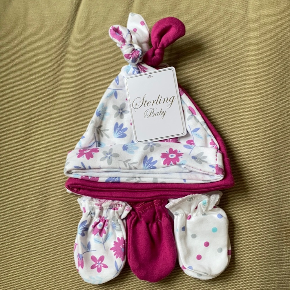 NWT 6 pc. Layette set